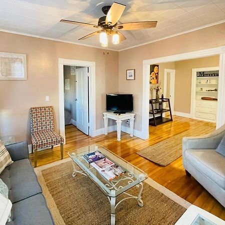 Delightful 2Br Apartment With Balcony - 15 Min From Mohegan Sun- Foxwoods Casinos & Mystic New London Luaran gambar