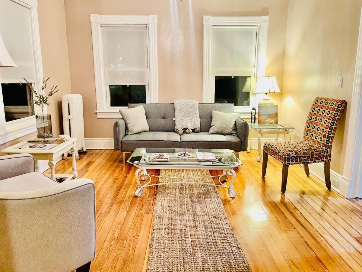 Delightful 2Br Apartment With Balcony - 15 Min From Mohegan Sun- Foxwoods Casinos & Mystic New London Luaran gambar