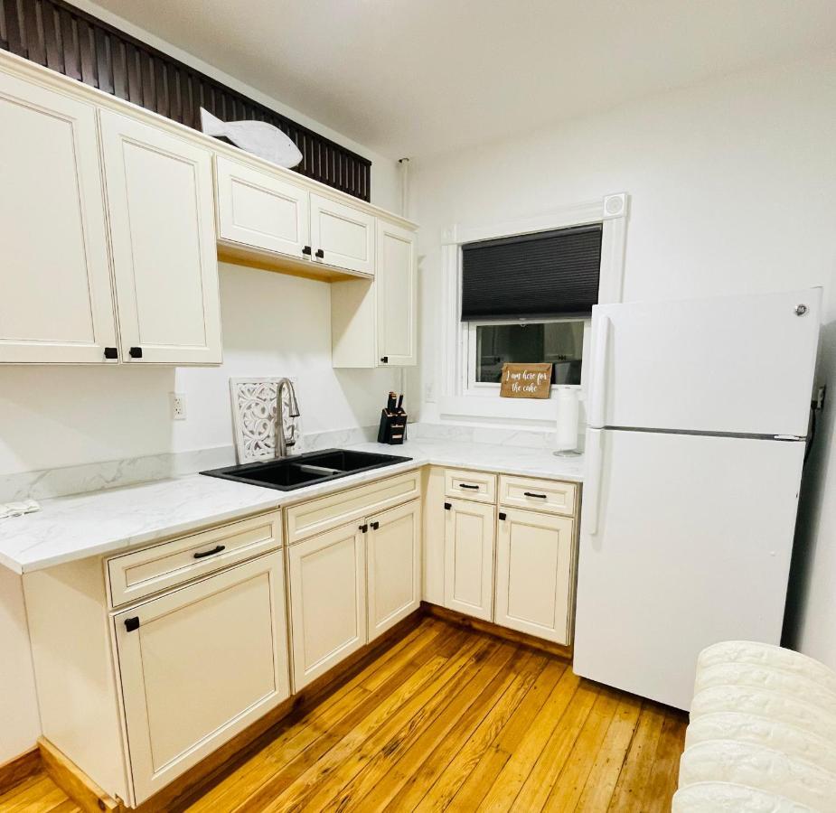 Delightful 2Br Apartment With Balcony - 15 Min From Mohegan Sun- Foxwoods Casinos & Mystic New London Luaran gambar