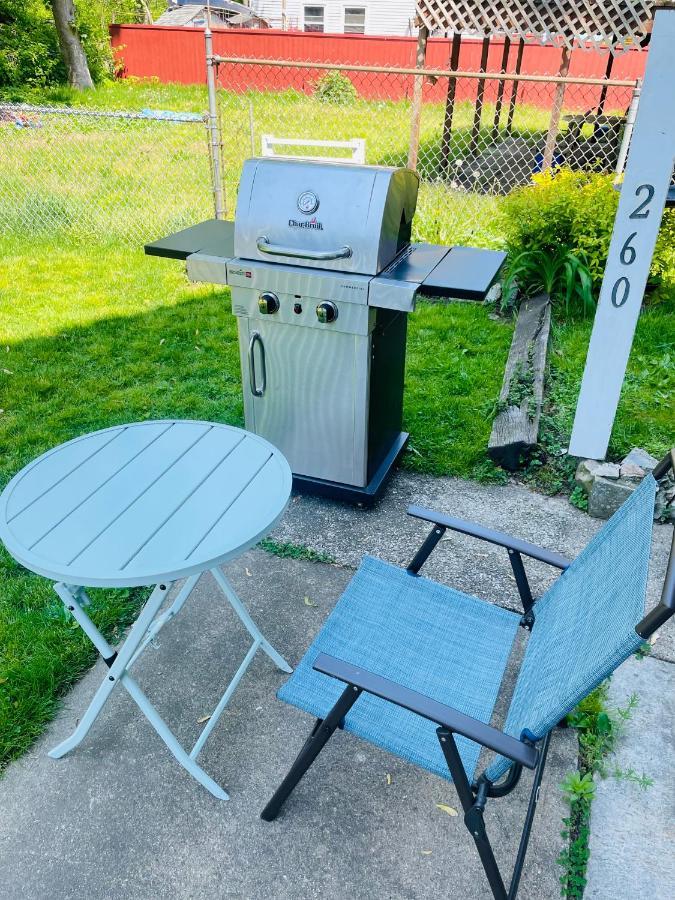 Delightful 2Br Apartment With Balcony - 15 Min From Mohegan Sun- Foxwoods Casinos & Mystic New London Luaran gambar