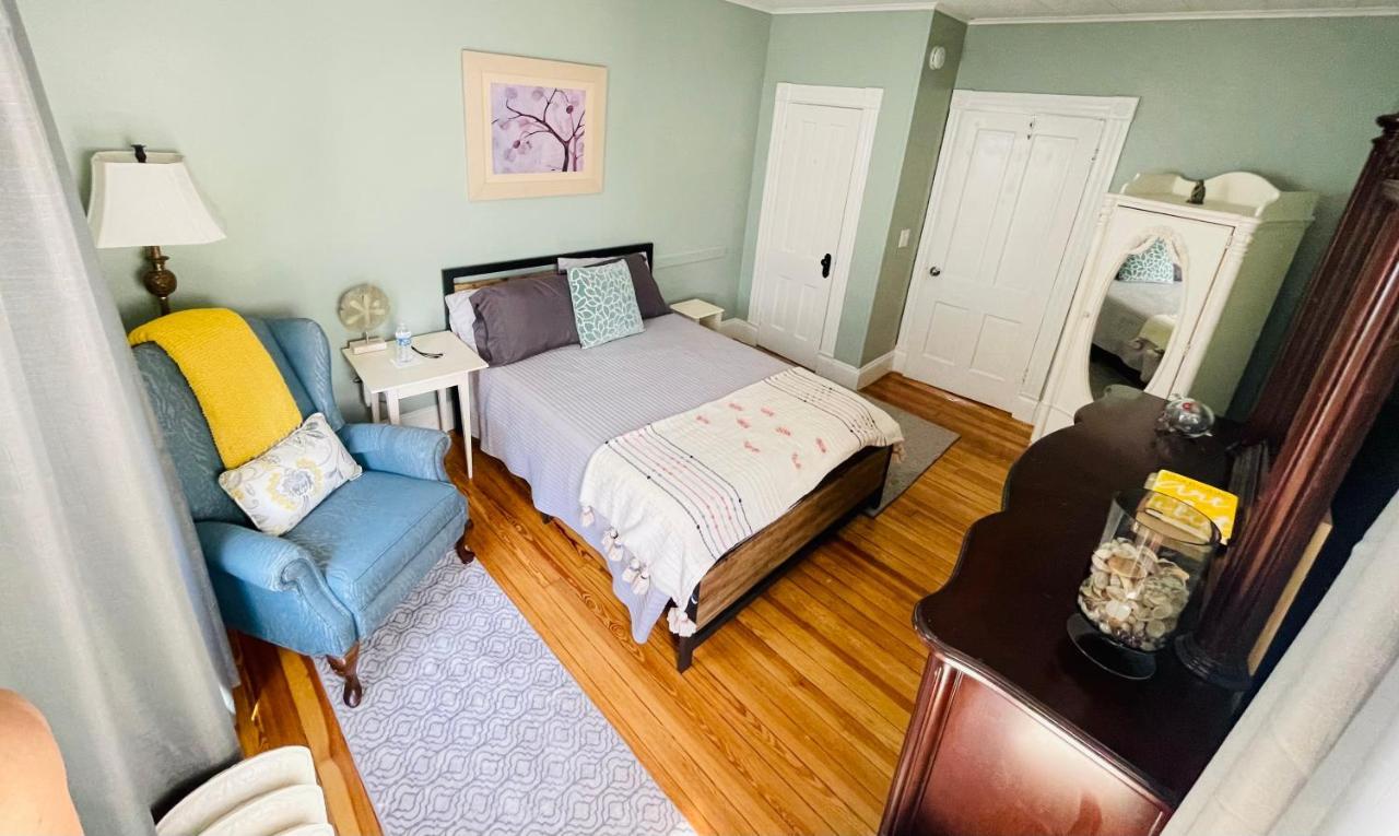 Delightful 2Br Apartment With Balcony - 15 Min From Mohegan Sun- Foxwoods Casinos & Mystic New London Luaran gambar