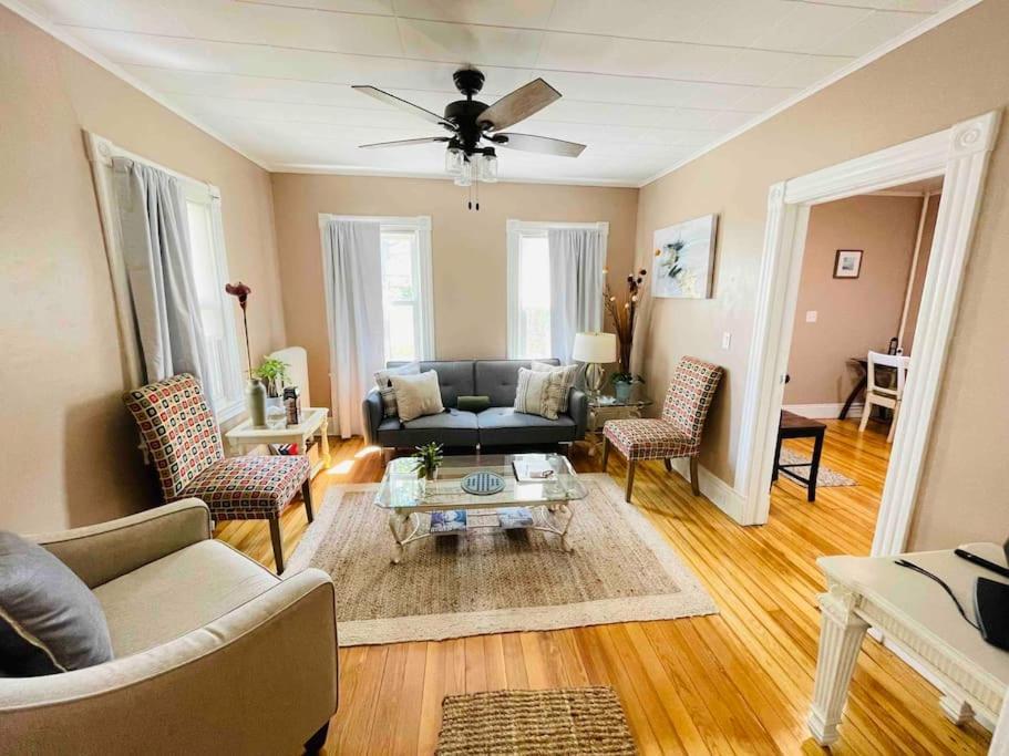 Delightful 2Br Apartment With Balcony - 15 Min From Mohegan Sun- Foxwoods Casinos & Mystic New London Luaran gambar
