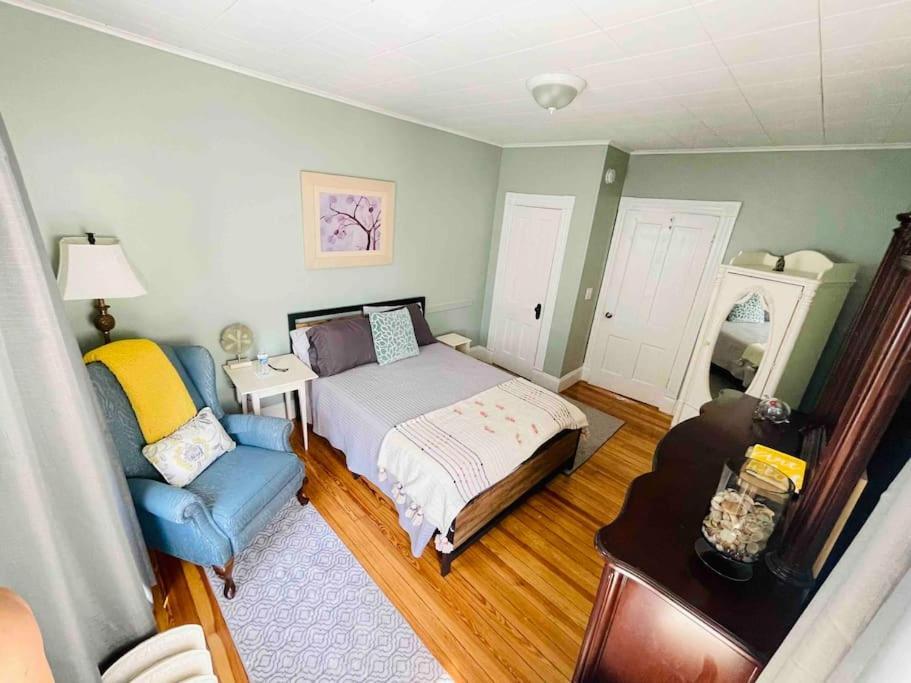 Delightful 2Br Apartment With Balcony - 15 Min From Mohegan Sun- Foxwoods Casinos & Mystic New London Luaran gambar