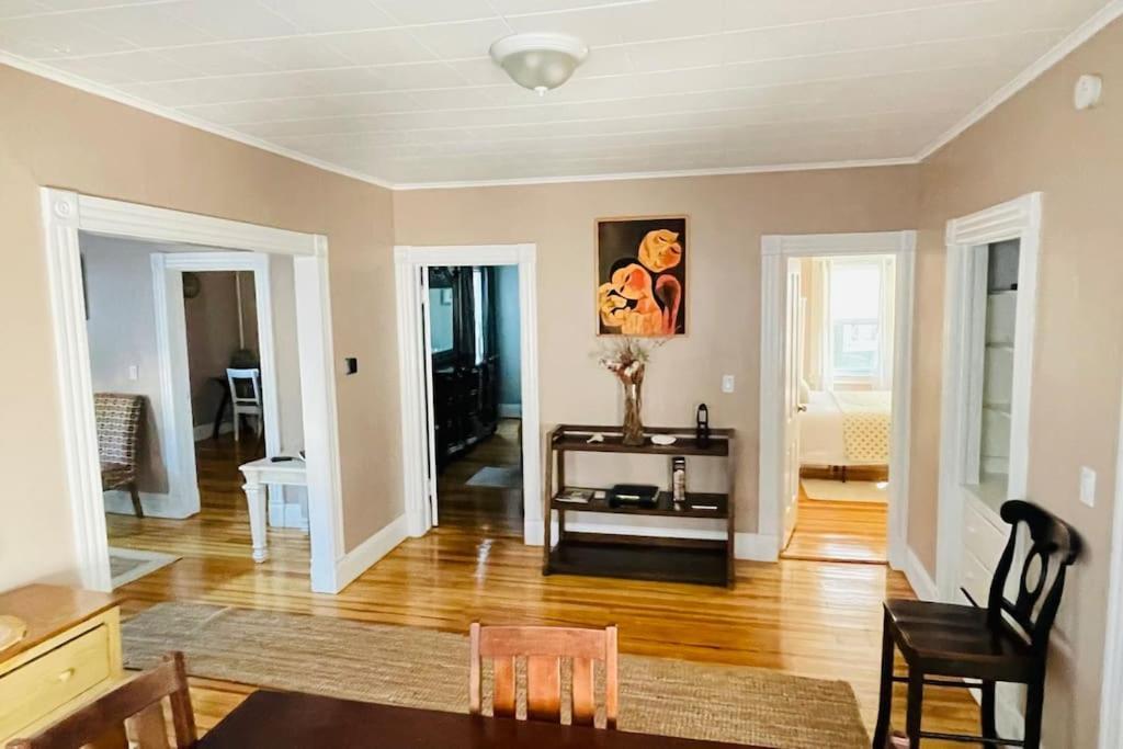 Delightful 2Br Apartment With Balcony - 15 Min From Mohegan Sun- Foxwoods Casinos & Mystic New London Luaran gambar