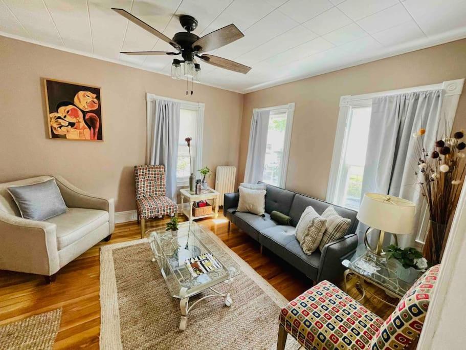 Delightful 2Br Apartment With Balcony - 15 Min From Mohegan Sun- Foxwoods Casinos & Mystic New London Luaran gambar