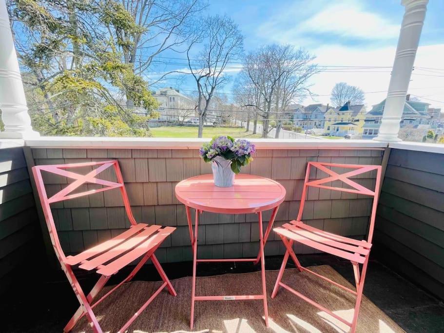 Delightful 2Br Apartment With Balcony - 15 Min From Mohegan Sun- Foxwoods Casinos & Mystic New London Luaran gambar
