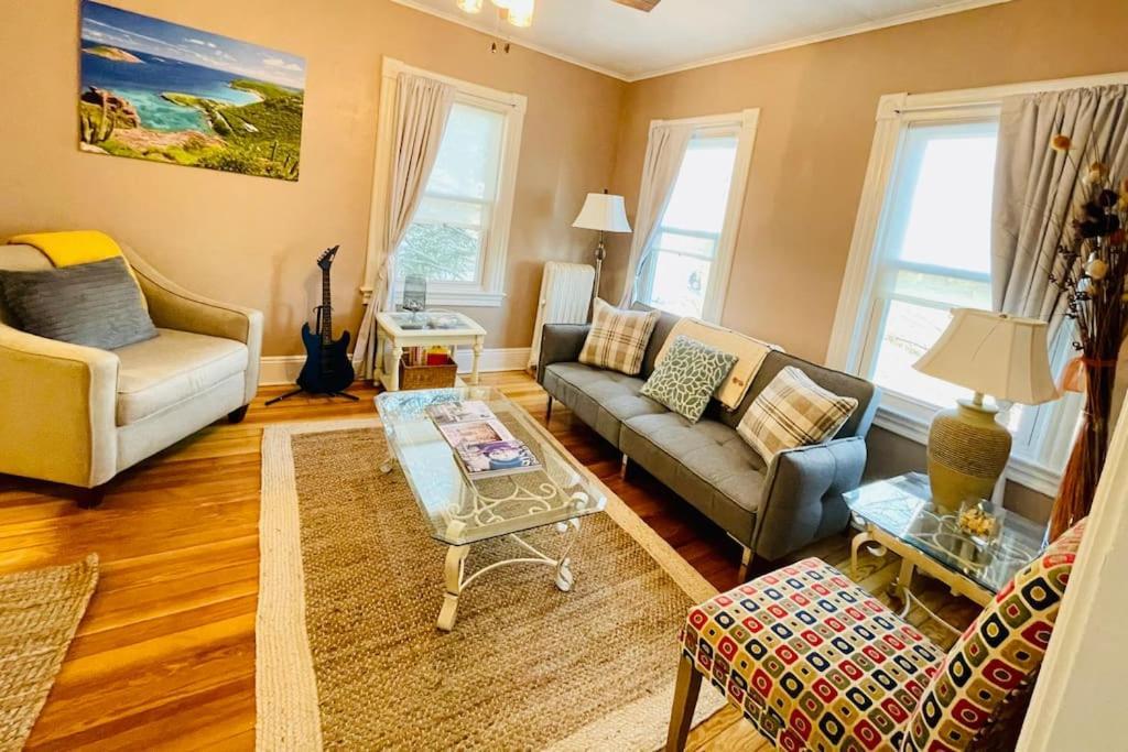 Delightful 2Br Apartment With Balcony - 15 Min From Mohegan Sun- Foxwoods Casinos & Mystic New London Luaran gambar